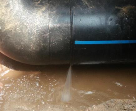 灵寿楼顶渗水维修公司为大家分享下灵寿卫生间漏水维修修补技术!